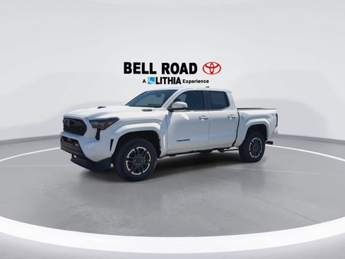 Used 2025 Toyota Tacoma TRD Sport w/ TRD Sport Upgrade Package AWD/4WD image 4