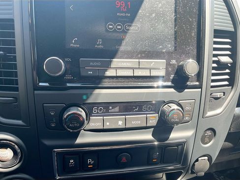 Used 2024 Nissan Titan SV w/ SV Convenience Package AWD/4WD image 15