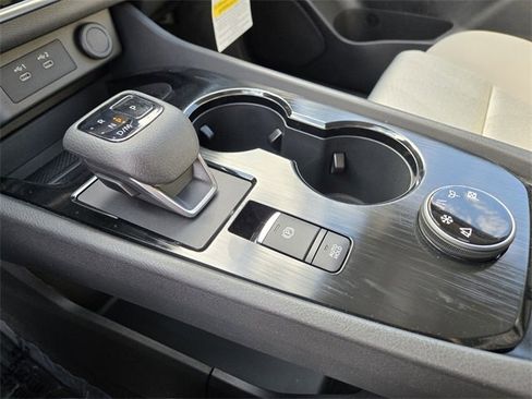 Used 2025 Nissan Rogue SV image 28