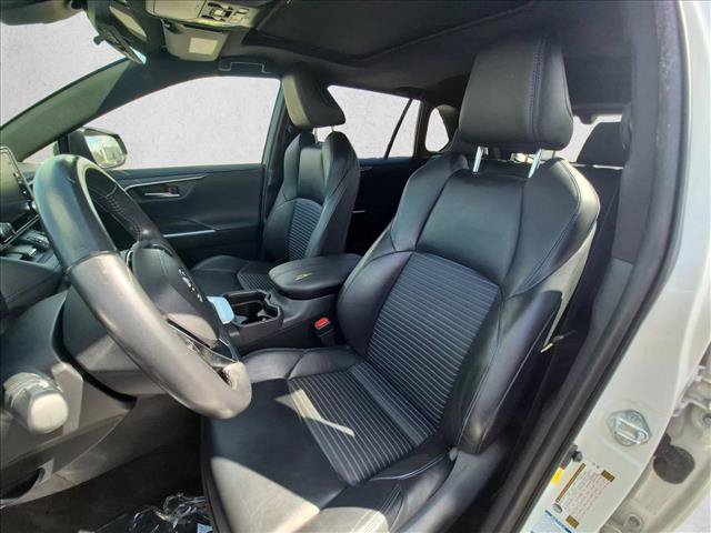 Used 2020 Toyota RAV4 XSE w/ XSE Grade Weather Package AWD/4WD image 17