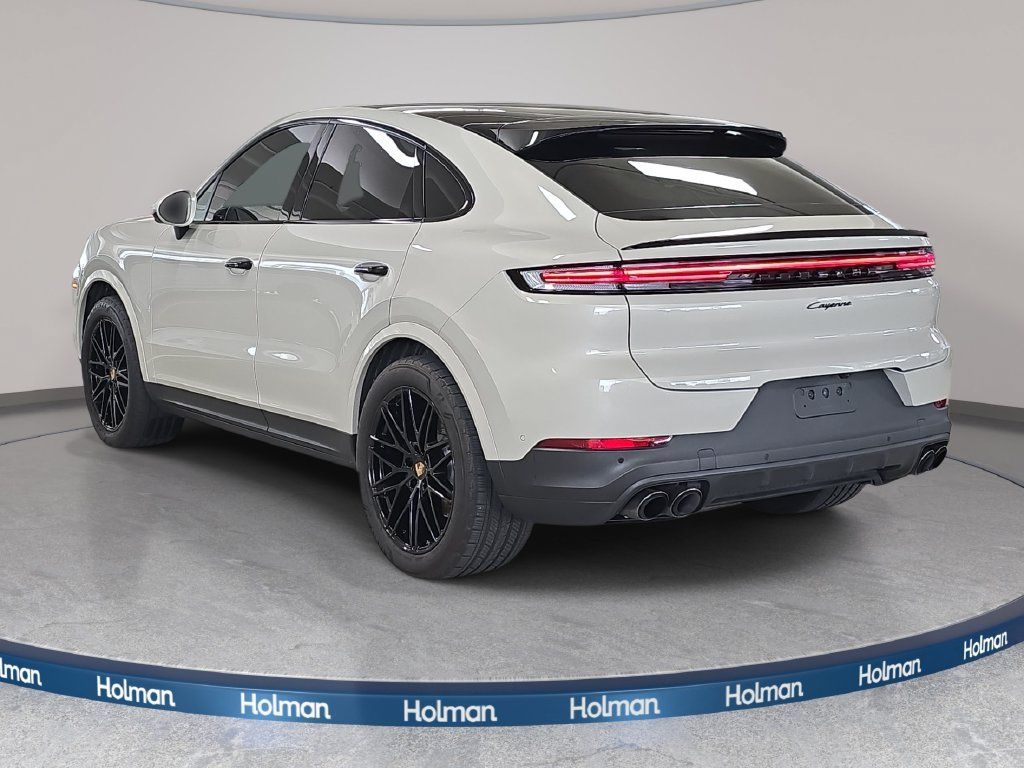 Used 2024 Porsche Cayenne Coupe AWD/4WD image 9