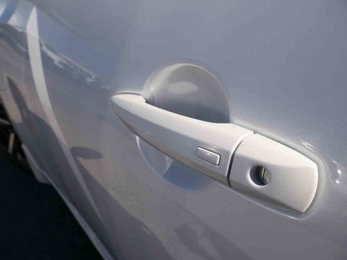 Used 2024 Nissan Sentra SV FWD image 11
