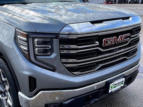 Used 2024 GMC Sierra 1500 SLT w/ SLT Premium Plus Package image 30
