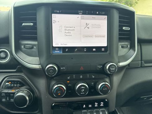 Used 2022 RAM 1500 Big Horn AWD/4WD image 12