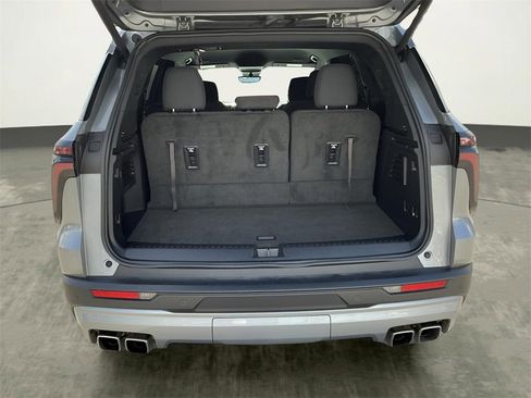 Used 2024 Chevrolet Traverse Z71 w/ Enhanced Driving Package image 36