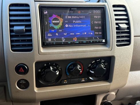 Used 2008 Nissan Frontier SE w/ SE Value Truck Pkg image 27