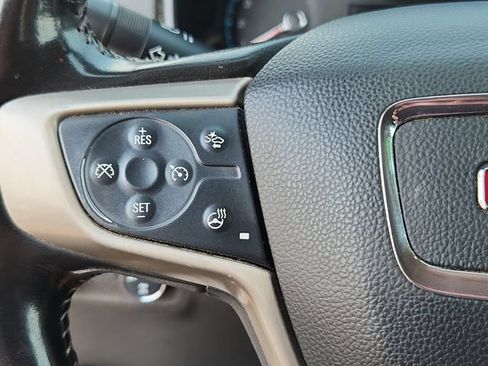 Used 2022 GMC Canyon Denali AWD/4WD image 17
