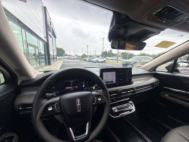 Used 2023 Lincoln Corsair AWD w/ Equipment Group 101A image 28