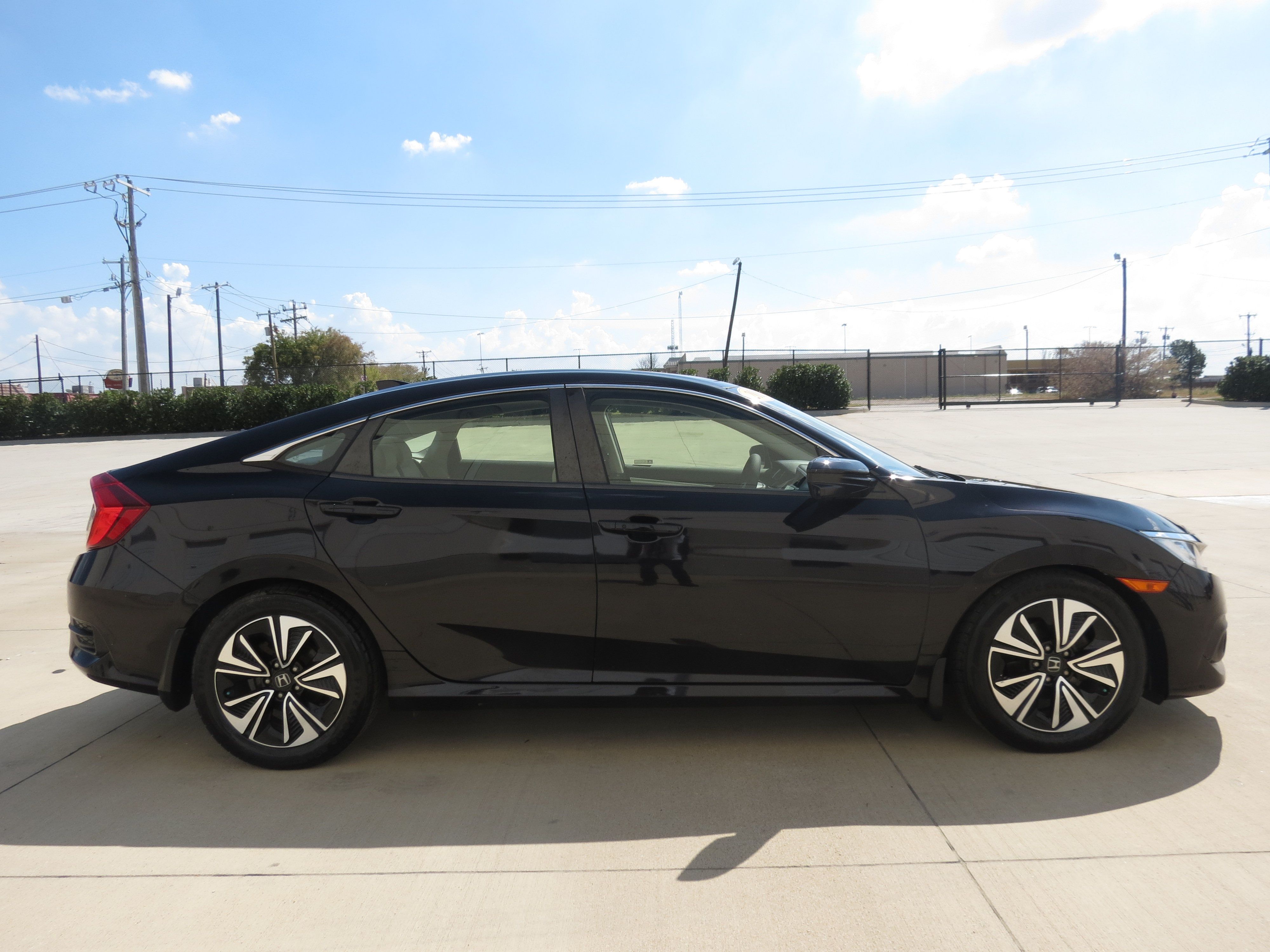 Used 2018 Honda Civic EX-T image 6