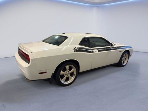 Used 2010 Dodge Challenger R/T RWD image 7