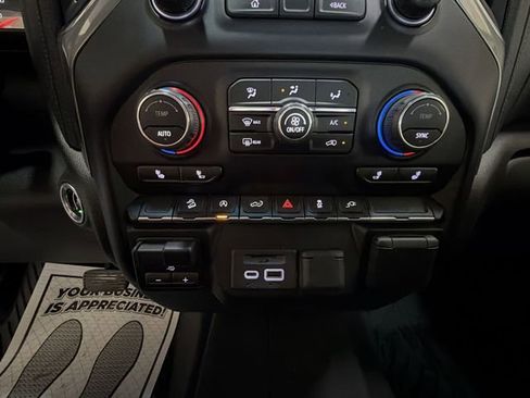 Used 2021 Chevrolet Silverado 1500 LT AWD/4WD image 19