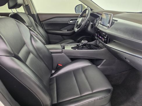 Used 2021 Nissan Rogue SV w/ Premium Package FWD image 46