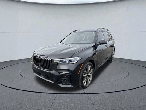 Used 2022 BMW X7 M50i image 7