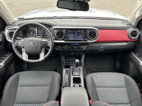 Used 2023 Toyota Tacoma SR5 AWD/4WD image 12
