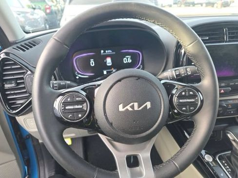 Certified 2025 Kia Soul EX FWD image 9
