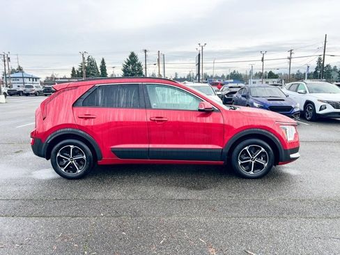 Used 2024 Kia Niro EX image 5