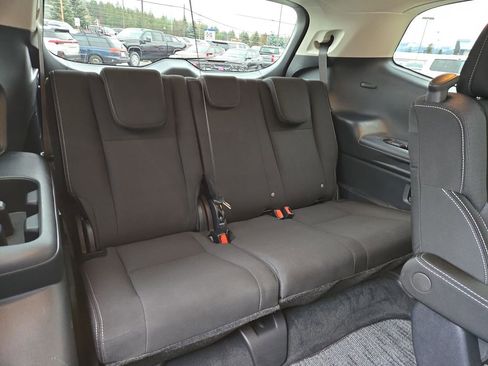 Certified 2024 Subaru Ascent Premium w/ Convenience Package image 16