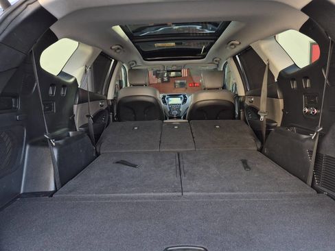 Used 2017 Hyundai Santa Fe FWD image 17