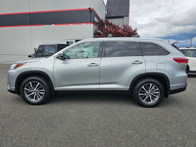 Used 2019 Toyota Highlander XLE AWD/4WD image 6