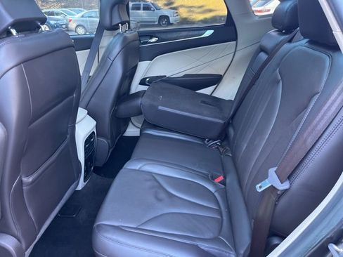 Used 2019 Lincoln MKC Reserve image 13
