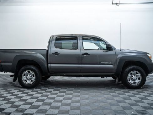 Used 2014 Toyota Tacoma PreRunner w/ Convenience Package RWD image 4