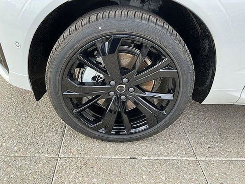 New 2026 Volvo XC60 T8 Ultra w/ Climate Package AWD/4WD image 12