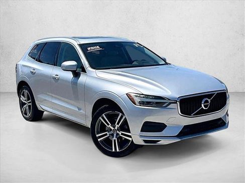 Used 2020 Volvo XC60 T5 Momentum FWD image 12