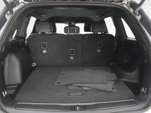 Used 2023 Jeep Grand Cherokee Altitude image 9