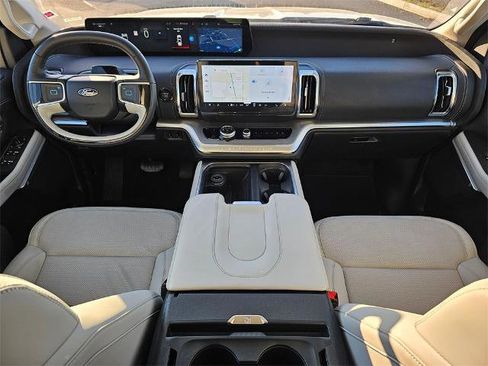 Certified 2025 Ford Expedition Max Platinum image 10