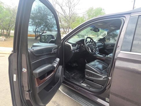 Used 2015 GMC Yukon SLT w/ HD Trailering Package image 3