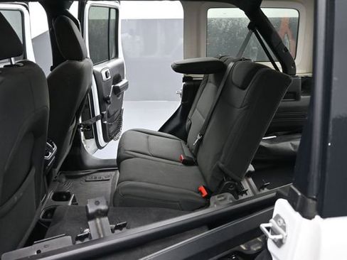 Used 2022 Jeep Wrangler Unlimited Sport AWD/4WD image 7