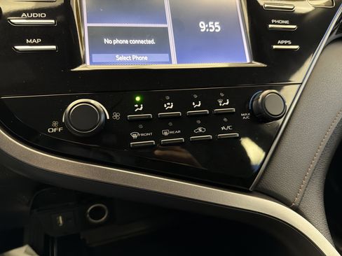 Used 2019 Toyota Camry LE image 22