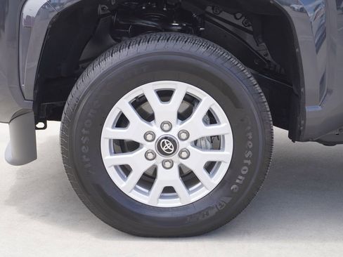 Certified 2025 Toyota Tacoma SR5 AWD/4WD image 19