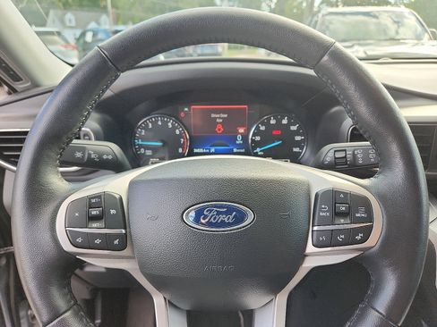 Used 2023 Ford Explorer XLT w/ Equipment Group 202A image 18