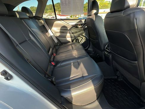 Used 2022 Subaru Outback Limited image 15