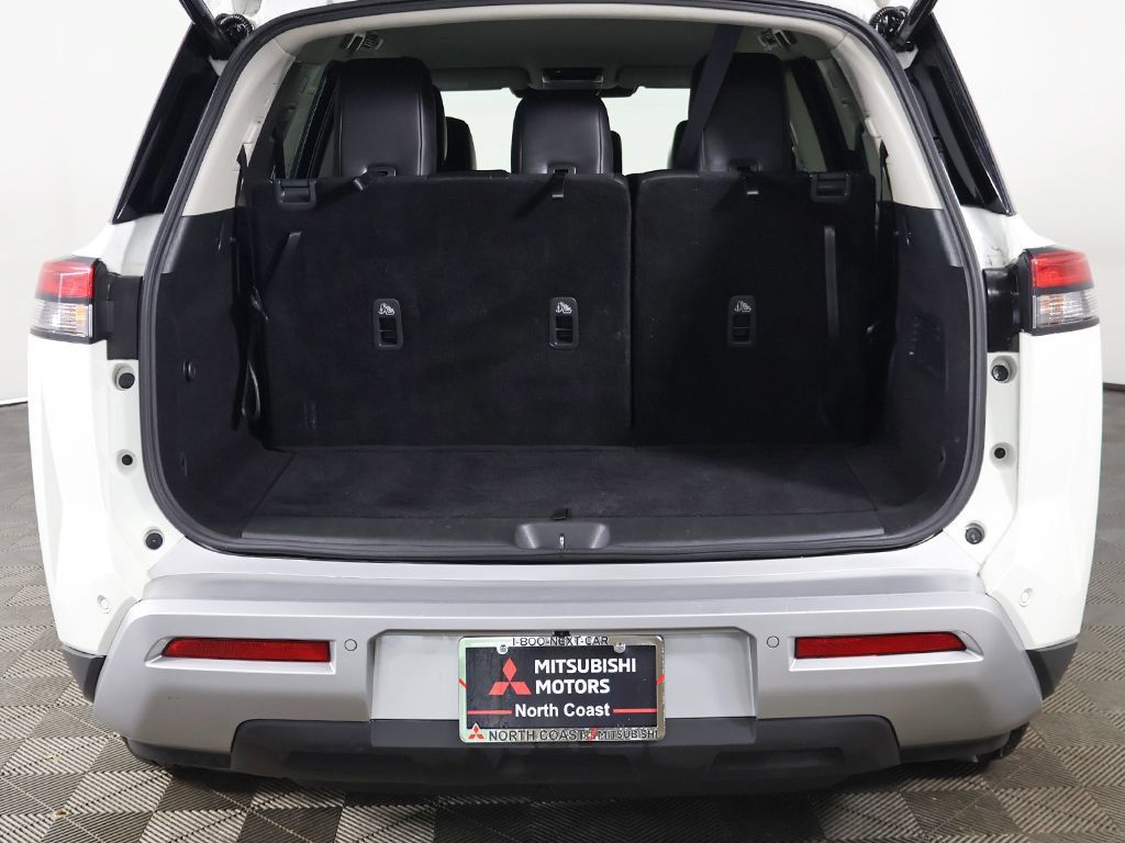 Used 2024 Nissan Pathfinder SL AWD/4WD image 22