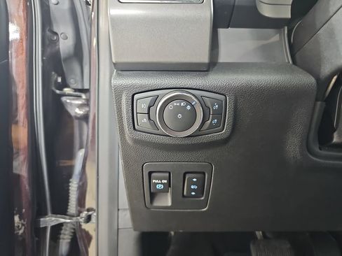 Used 2019 Ford F150 XLT w/ Equipment Group 302A Luxury AWD/4WD image 31
