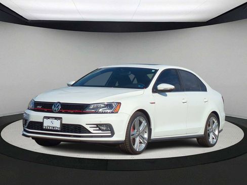 Used 2016 Volkswagen Jetta GLI SE image 4