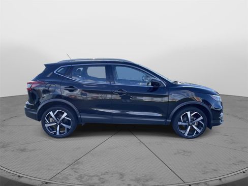 Used 2022 Nissan Rogue Sport SL w/ Premium Package image 21