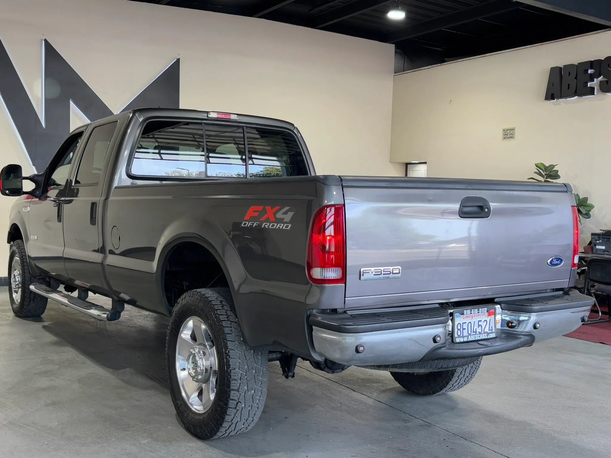 Used 2006 Ford F350 Lariat AWD/4WD image 7