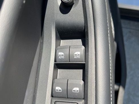 Certified 2023 Jeep Grand Cherokee Altitude AWD/4WD image 17