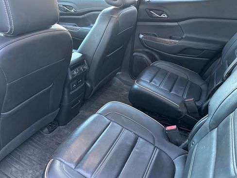 Used 2023 GMC Acadia Denali w/ Black Diamond Edition image 15