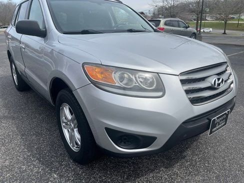 Used 2012 Hyundai Santa Fe GLS image 13