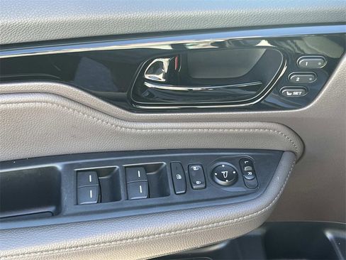 Used 2023 Honda Odyssey Touring image 19