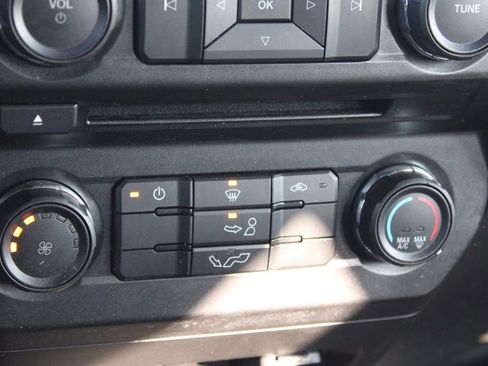 Used 2018 Ford F150 XLT image 36