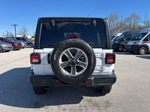 Used 2020 Jeep Wrangler Unlimited Sahara image 6
