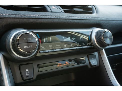 Used 2025 Toyota RAV4 XLE image 23