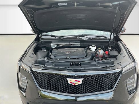 Used 2024 Cadillac XT4 Sport w/ Technology Package AWD/4WD image 32