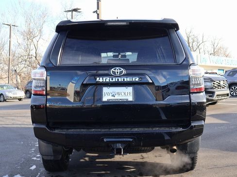 Used 2014 Toyota 4Runner SR5 image 6