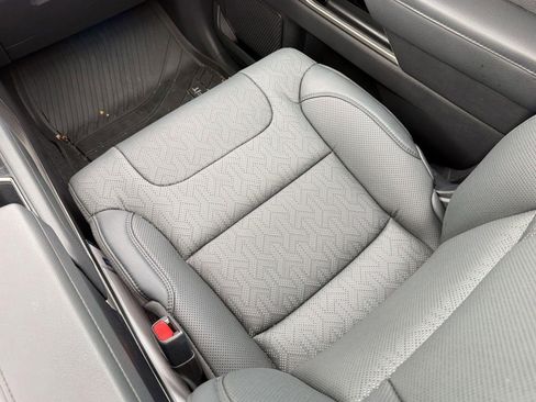 Used 2024 Toyota Tundra Limited image 31